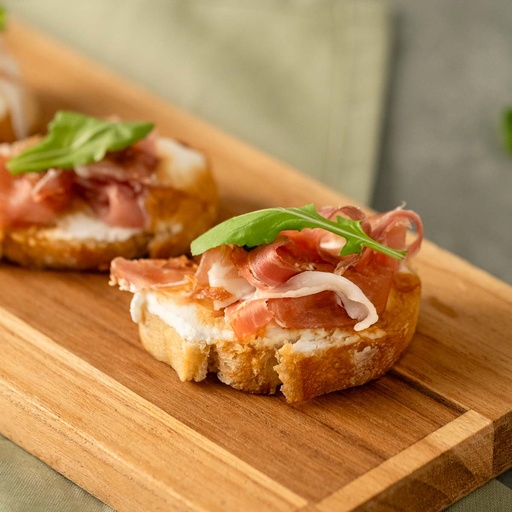 [110952] Canapé de creme siciliano, parma, mel de figo e rúcula